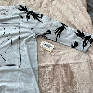 NWT burton 3/4 sleeve t shirt